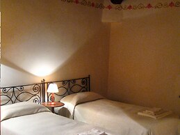 Fattoria Santa Vittoria Apartment Pagliericcio