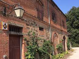 Fattoria Santa Vittoria Apartment Pagliericcio