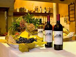 Fattoria Santa Vittoria Apartment Pagliericcio