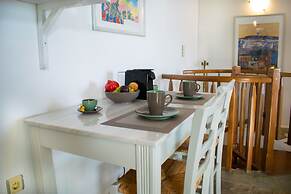 Villa for 6 Guests With Private Pool! In Agia Irini - Walking Distance