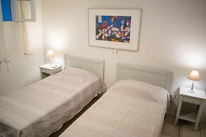 Villa for 6 Guests With Private Pool! In Agia Irini - Walking Distance