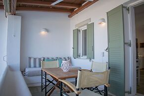 Villa 110 m2 in Agia Irini, Walking Distance to Beach With Pool Access