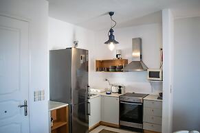 Villa 110 m2 in Agia Irini, Walking Distance to Beach With Pool Access