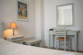 Villa 110 m2 in Agia Irini, Walking Distance to Beach With Pool Access