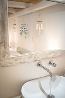 Cozy Studio for 2 Guests With 1 Child or 3 Adults - Walking Distance t