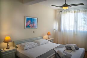 Villa 78 m2 in Agia Irini, 350 Meter to the Beach for 4 Guests With Po