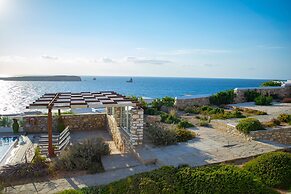 Villa 78 m2 in Agia Irini, 350 Meter to the Beach for 4 Guests With Po