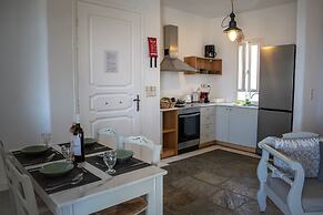 Villa 78 m2 in Agia Irini, 350 Meter to the Beach for 4 Guests With Po