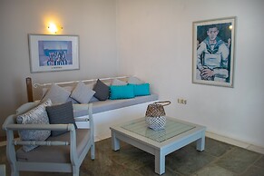 Villa 78 m2 in Agia Irini, 350 Meter to the Beach for 4 Guests With Po