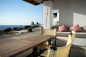 Villa 78 m2 in Agia Irini, 350 Meter to the Beach for 4 Guests With Po