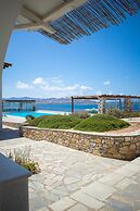 Villa 78 m2 in Agia Irini, 350 Meter to the Beach for 4 Guests With Po