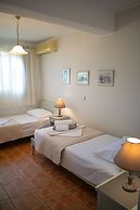 Villa 78 m2 in Agia Irini, 350 Meter to the Beach for 4 Guests With Po