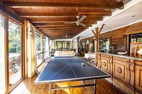 Very Special Villa, 6 and 3 Great For Family Reunions