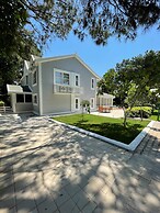 Very Special Villa, 6 and 3 Great For Family Reunions