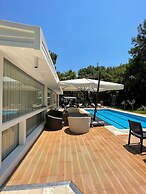 Very Special Villa, 6 and 3 Great For Family Reunions