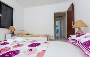 Aesthetic Apartment With Balcony and Sea View