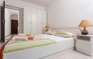 Delightful Apartment With Balcony and Sea View