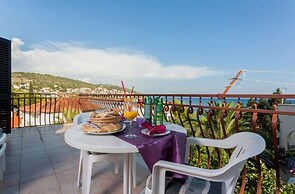 Excellent Apartment With Balcony and Sea View
