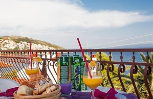Excellent Apartment With Balcony and Sea View