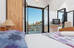 Exquisite Apartment With Balcony and Sea View