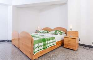 Charming Apartment With Balcony and Sea View