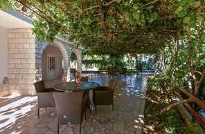 Charming Apartment With Balcony and Sea View