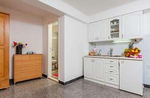 Comfortable Apartment With Balcony and Sea View