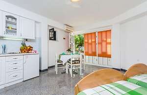 Comfortable Apartment With Balcony and Sea View