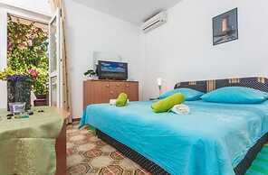 Excellent Double Bed Room With Balcony and Sea View