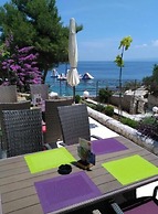 Lavish Double Bed Room With Balcony and Sea View