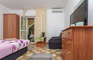 Lovely Double Bed Room With Balcony and Sea View