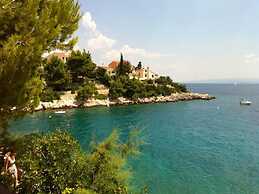 Lovely Double Bed Room With Balcony and Sea View