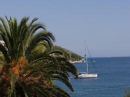 Splendid Double Bed Room With Balcony and Sea View