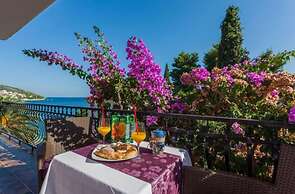 Splendid Double Bed Room With Balcony and Sea View