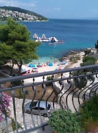 Beautiful Double Bed Room With Balcony and Sea View