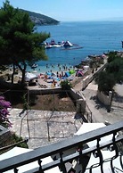 Beautiful Double Bed Room With Balcony and Sea View