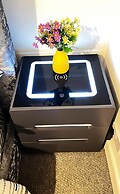 Luxury 2 Bedroom Entire Flat - Self Check in & Check out