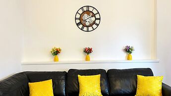 Luxury 2 Bedroom Entire Flat - Self Check in & Check out