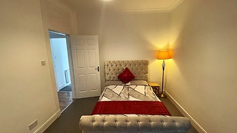 Luxury 2 Bedroom Entire Flat - Self Check in & Check out