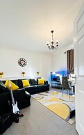 Luxury 2 Bedroom Entire Flat - Self Check in & Check out