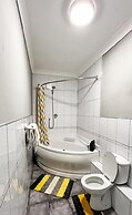 Luxury 2 Bedroom Entire Flat - Self Check in & Check out