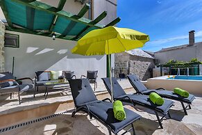 Villa Topolinath Pool