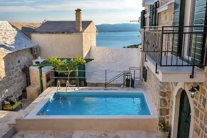 Villa Topolinath Pool