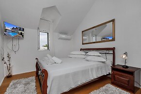 Villa Topolinath Pool