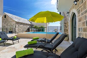 Villa Topolinath Pool