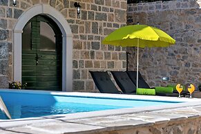 Villa Topolinath Pool