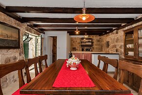 Villa Topolinath Pool