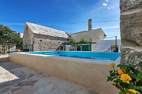 Villa Topolinath Pool