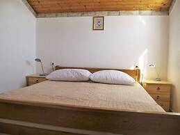 Spacious Robinson House Iris With Pool