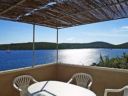 Spacious Robinson House Iris With Pool